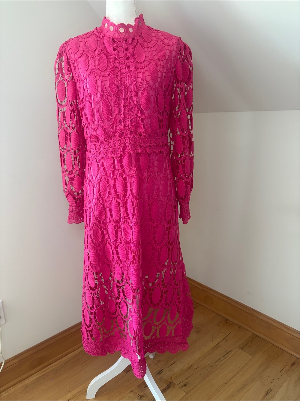 Women’s Fuchsia Lace Midi Dress - Elegant Long Sleeve - Picture 2 of 4